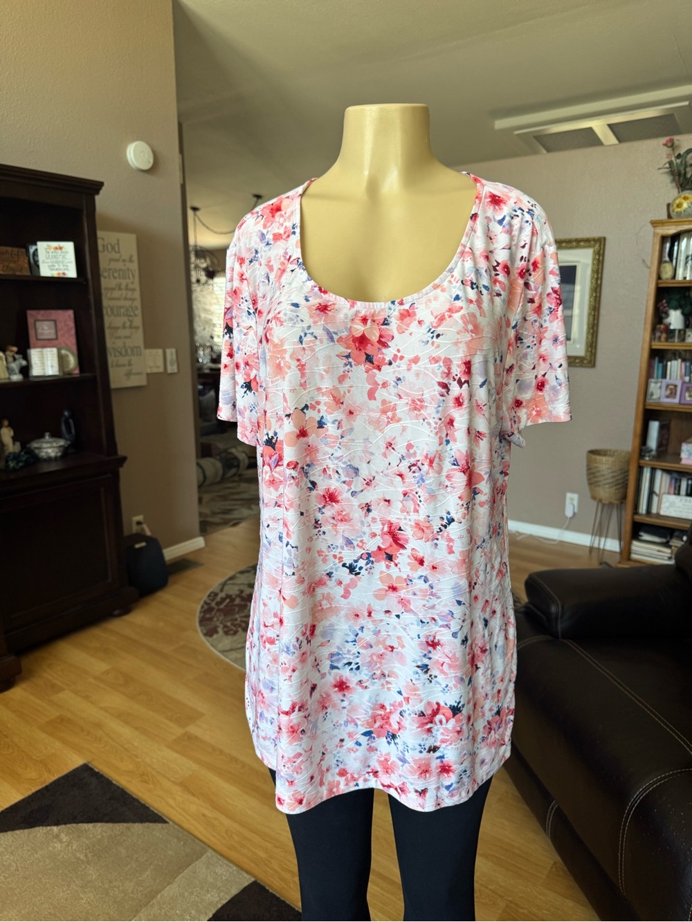 Croft & Barrow white floral scoop neck short silky sleeve blouse-size XL